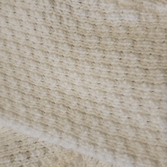 Sweater - Picture 4 of 4